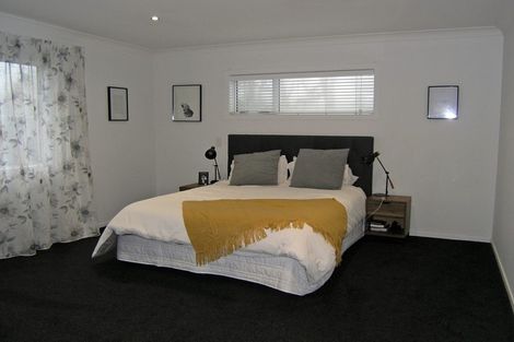 Photo of property in 21 Tasman Close, Aotea, Porirua, 5024