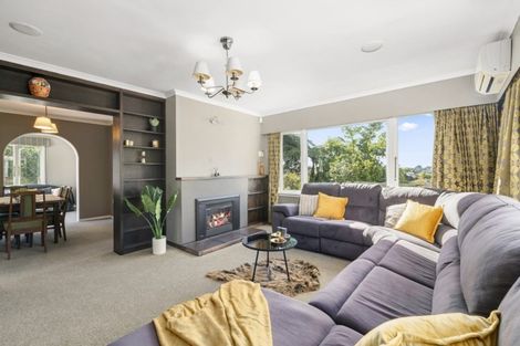 Photo of property in 8 South Street, Tawa, Wellington, 5028