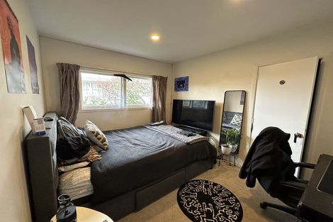 Photo of property in 158 Carlisle Road, Northcross, Auckland, 0632