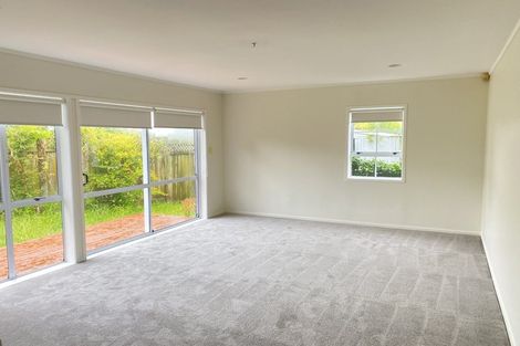 Photo of property in 130 Chelsea View Drive, Chatswood, Auckland, 0626