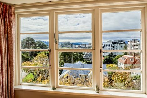 Photo of property in 11 Kinross Street, Kelburn, Wellington, 6012
