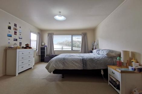 Photo of property in 12 Meadowcroft Grove, Johnsonville, Wellington, 6037