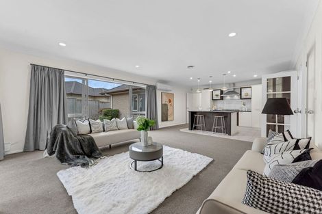 Photo of property in 125 Wayne Francis Drive, Flat Bush, Auckland, 2016