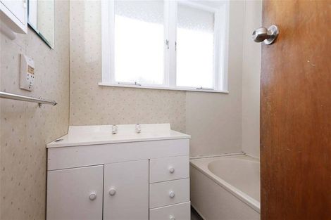 Photo of property in 8 Liston Crescent, Hillcrest, Hamilton, 3216