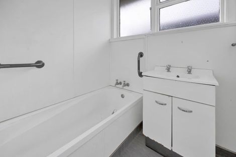 Photo of property in 19 Oranga Street, Marfell, New Plymouth, 4310