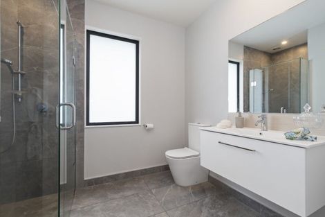 Photo of property in 98 Bushlake Way, Kingseat, Papakura, 2580