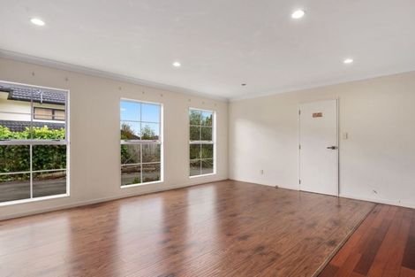 Photo of property in 60 Scarlet Oak Drive, Schnapper Rock, Auckland, 0632