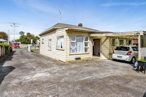 Photo of property in 49 Collins Street, Hawera, 4610