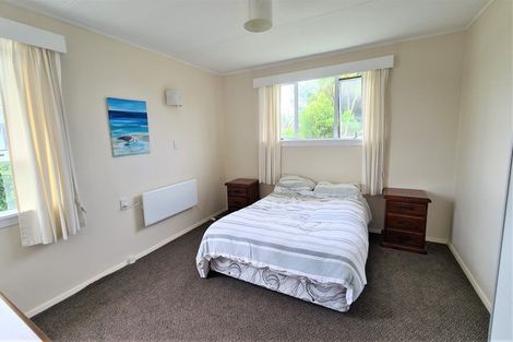 Photo of property in 18 Gisborne Terrace, Opunake, 4616