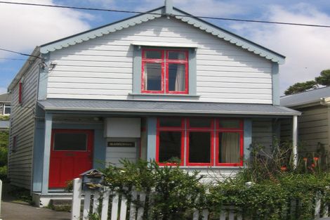 Photo of property in 26 Queen Street, Mount Victoria, Wellington, 6011