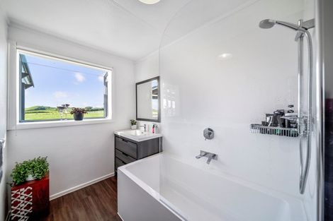 Photo of property in 95 Koru Road, Omata, New Plymouth, 4374