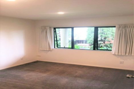 Photo of property in 3/275 East Coast Road, Mairangi Bay, Auckland, 0630