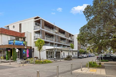 Photo of property in Ocean Breeze Apts, 2107/87 Clyde Road, Browns Bay, Auckland, 0630