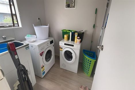 Photo of property in 5 Justamere Place, Weymouth, Auckland, 2103