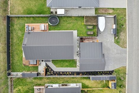 Photo of property in 5 Edna Lane, Lake Hawea, Wanaka, 9382