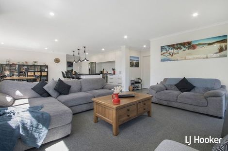 Photo of property in 14 Reel Road, Athenree, Waihi Beach, 3611
