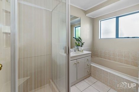 Photo of property in 1b Picasso Drive, West Harbour, Auckland, 0618