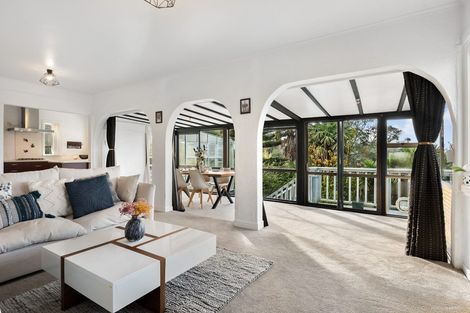 Photo of property in 16 Limmer Place, Browns Bay, Auckland, 0632