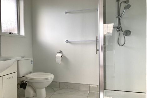 Photo of property in 17 Camrose Place, Glenfield, Auckland, 0629