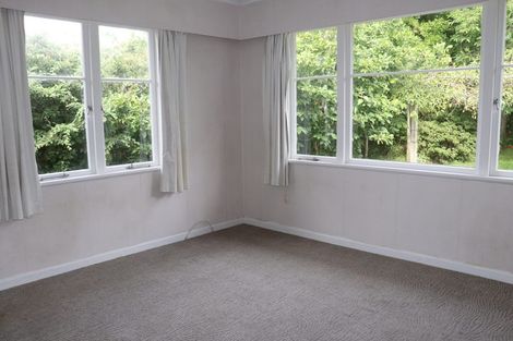 Photo of property in 545 Glenfield Road, Glenfield, Auckland, 0629