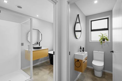 Photo of property in 8a Aderman Place, Hurworth, New Plymouth, 4310