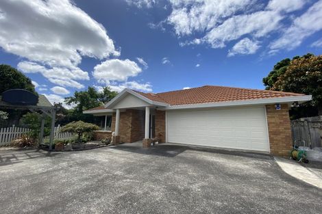 Photo of property in 8 Corfield Way, Burswood, Auckland, 2013