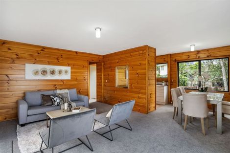 Photo of property in 2/16 Laurina Road, Sunnynook, Auckland, 0620