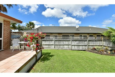 Photo of property in 15 Kath Hopper Drive, Orewa, 0931