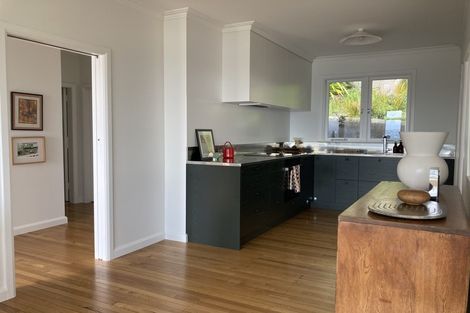 Photo of property in 116 Duncan Terrace, Kilbirnie, Wellington, 6022