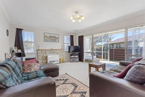 Photo of property in 6 Cohen Place, Milson, Palmerston North, 4414