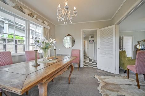 Photo of property in 2 Aotea Crescent, Havelock North, 4130