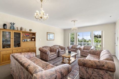 Photo of property in 8 Calman Place, Chatswood, Auckland, 0626