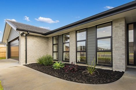 Photo of property in 15 Ohau Crescent, Tikipunga, Whangarei, 0112