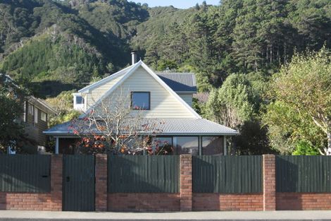 Photo of property in 91 Muritai Road, Eastbourne, Lower Hutt, 5013