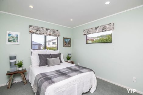 Photo of property in 4 Meadowcroft Grove, Johnsonville, Wellington, 6037