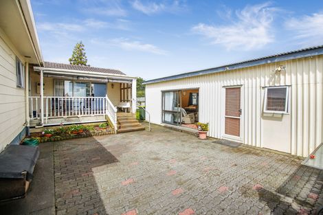 Photo of property in 5 Karina Place, Glen Eden, Auckland, 0602