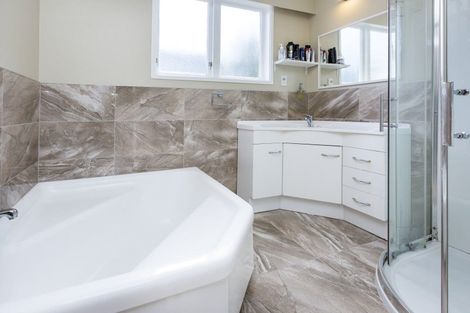 Photo of property in 19 Sunnyview Drive, Brown Owl, Upper Hutt, 5018