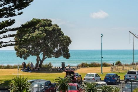 Photo of property in 2/6 Marine Parade, Mount Maunganui, 3116