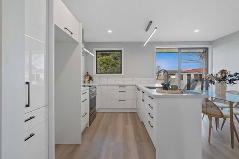 Photo of property in 13 Roswell Place, Islington, Christchurch, 8042