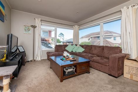 Photo of property in 2/12 Walter Street, Hauraki, Auckland, 0622