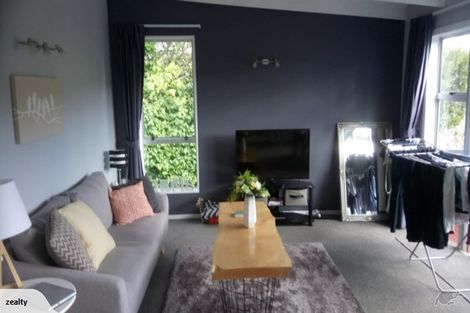 Photo of property in 5a Robert Street, Newlands, Wellington, 6037