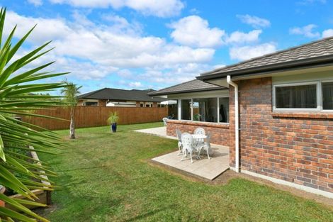 Photo of property in 24 Chesterfield Way, Orewa, 0931