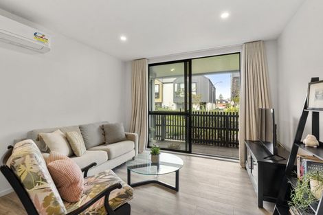 Photo of property in 2/24 Tahuhu Road, Mount Wellington, Auckland, 1062