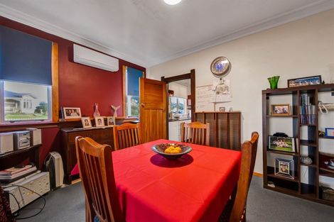 Photo of property in 10 Oxford Street, Patea, 4520