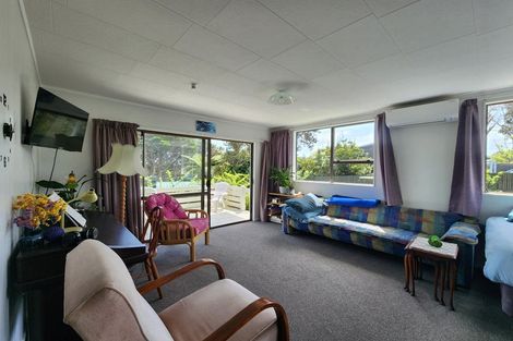 Photo of property in 71 Mcfarlane Street, Oakura, 4314