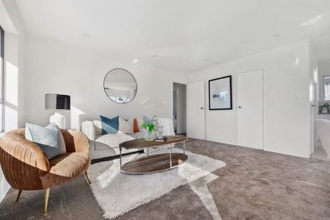 Photo of property in 1/27 Shanaway Rise, Hillcrest, Auckland, 0627