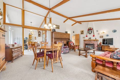 Photo of property in 42 Norana Road, Maoribank, Upper Hutt, 5018