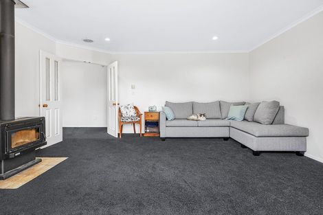 Photo of property in 5 Guernsey Place, Grandview Heights, Hamilton, 3200