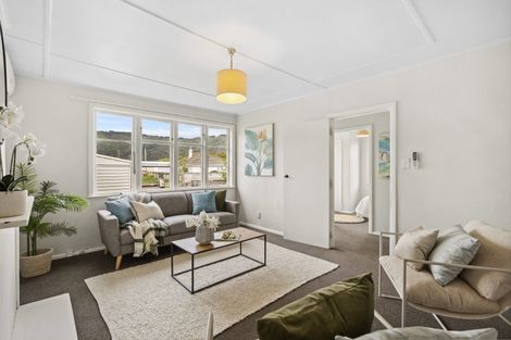 Photo of property in 53 Hewer Crescent, Naenae, Lower Hutt, 5011