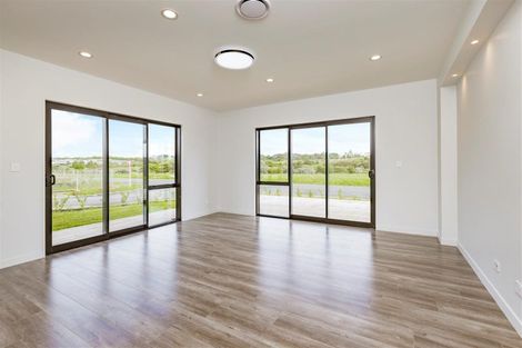 Photo of property in 1 Hutukawa Drive, Beachlands, Auckland, 2018